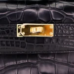 11 Hermès Replica - Kelly Pochette Black Matte Alligator Gold HW Detail1