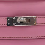 11 Hermès Replica - Kelly Pochette Bubblegum Swift Palladium HW detail1